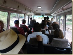 der Bus ist voll, es geht los